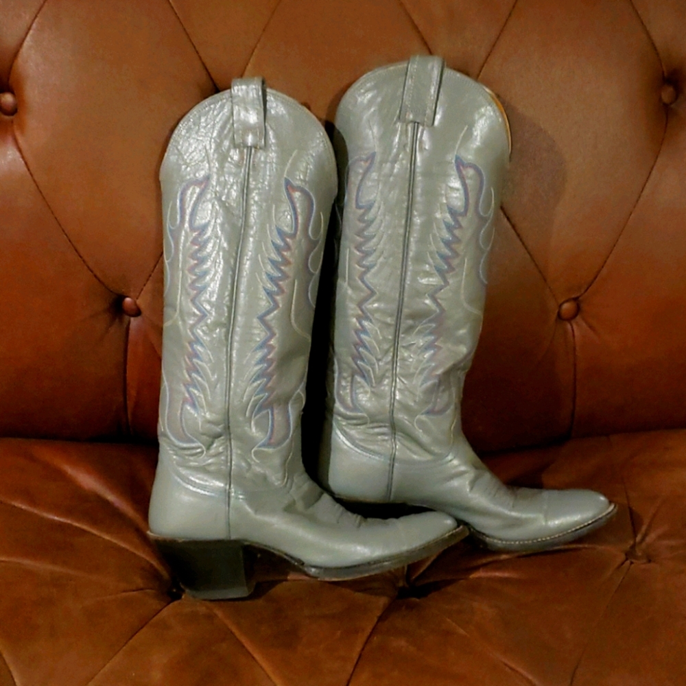 Trendy Vintage Cowboy Boots
